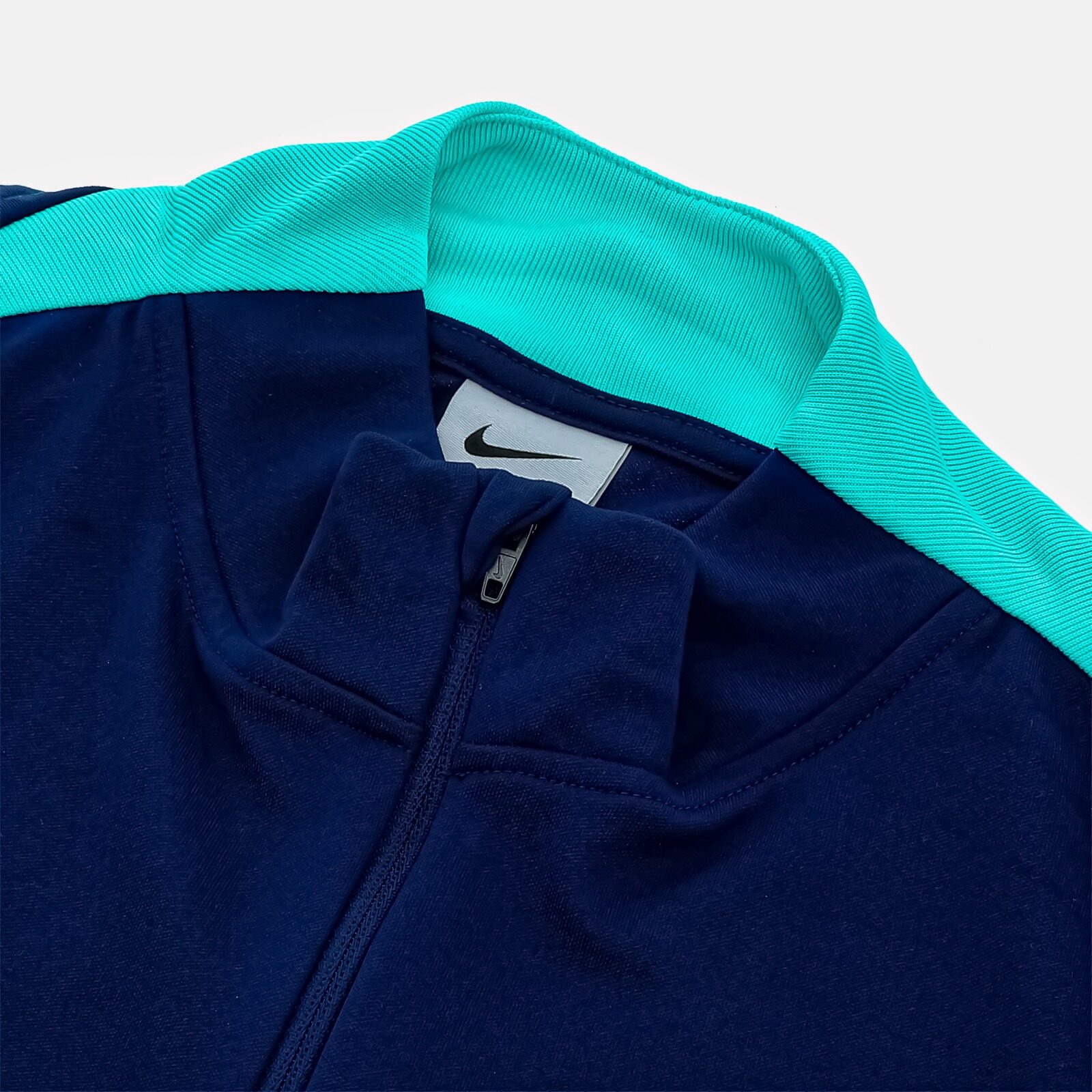 Polera de fútbol con Cierre al Pecho - 2025