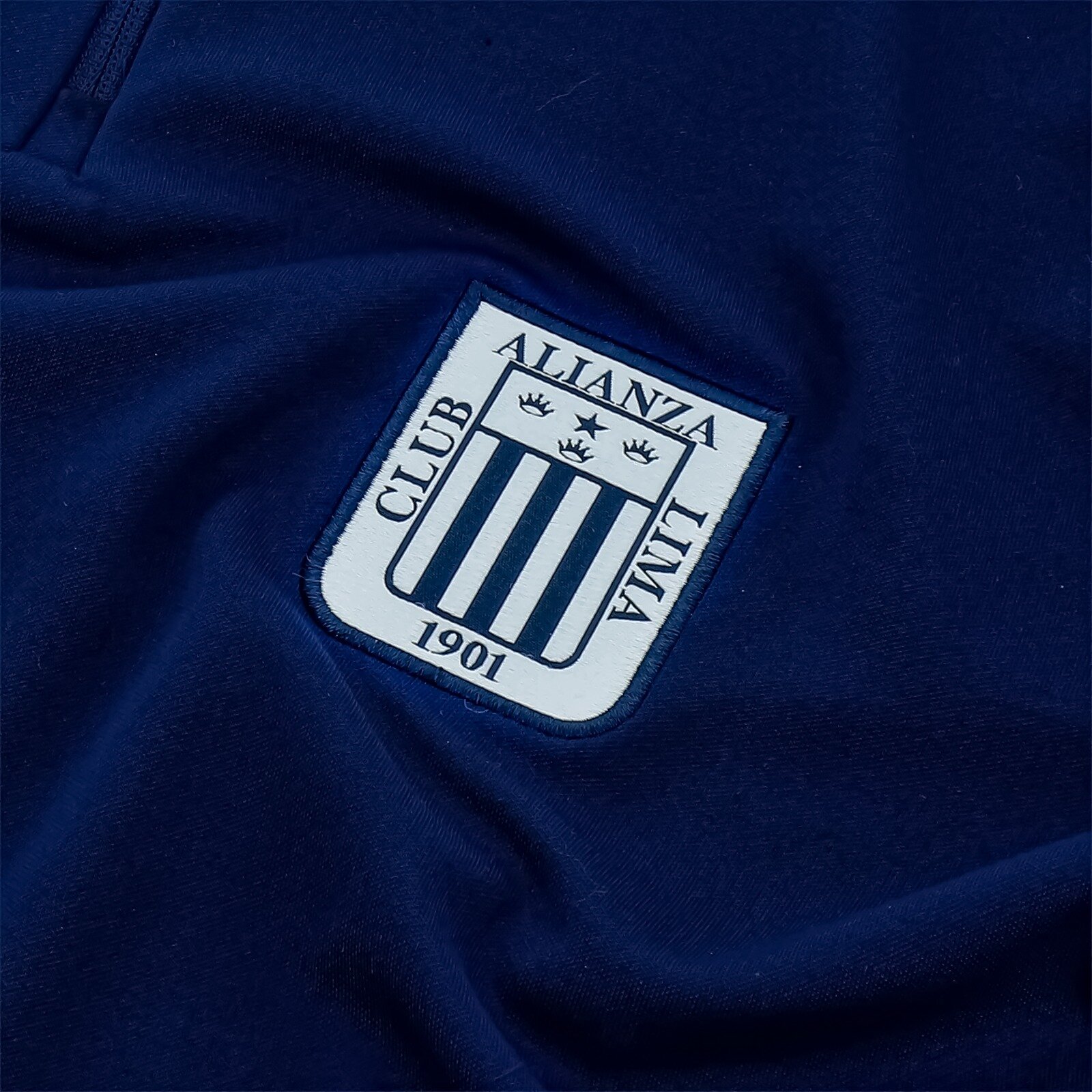 Polera de fútbol con Cierre al Pecho - 2025